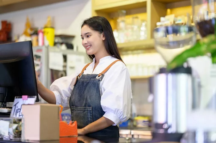 contoh shift kerja untuk jenis perusahaan retail